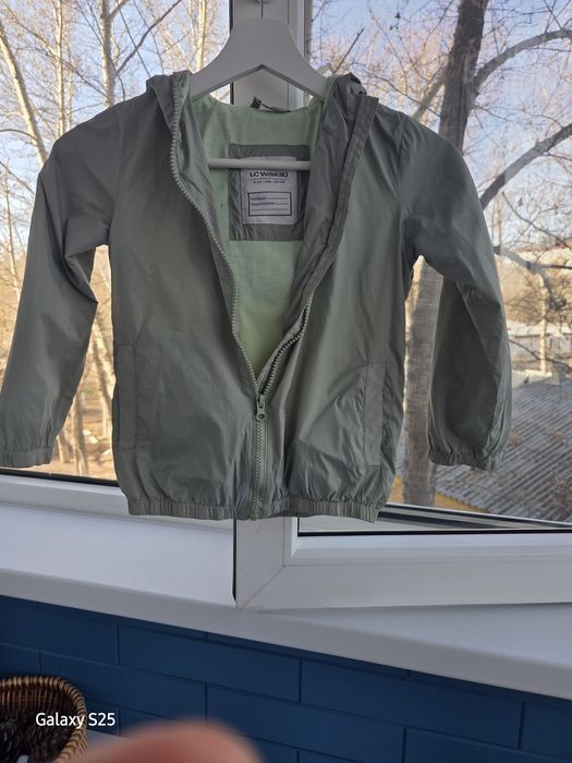 Ветровка для девочки