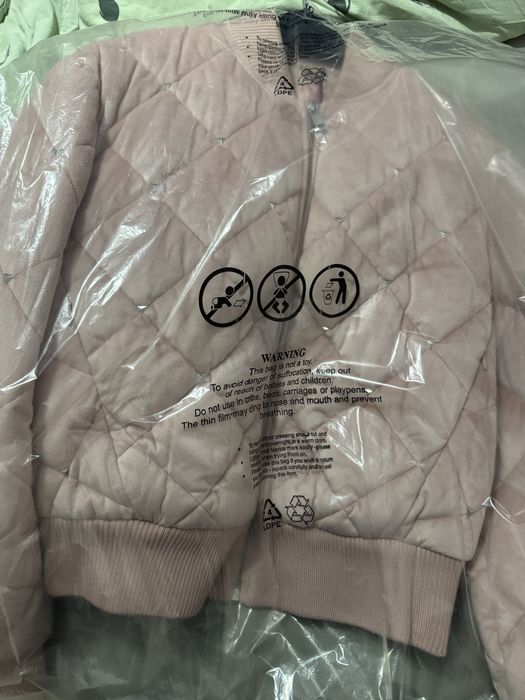 Яке на Guess.
