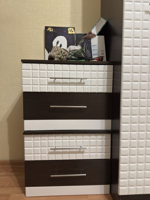 Шкаф и тумбочки прикроватные