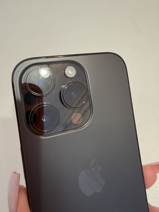 Продам телефон айфон 14 про
