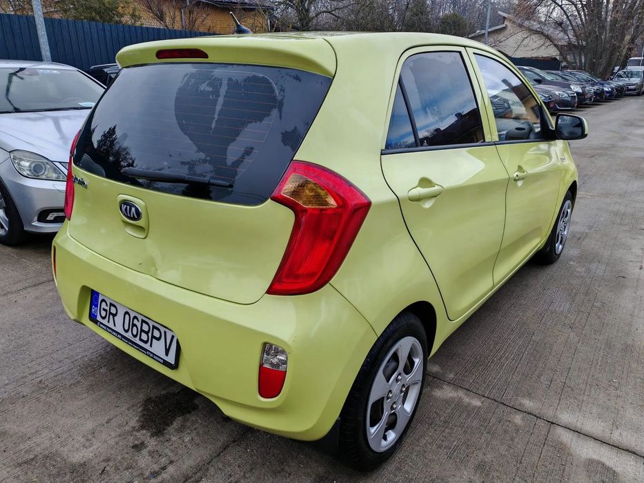 Kia Picanto Kia Picanto 1.0i // Vindem in Rate Avans Zero cu Buletinul //