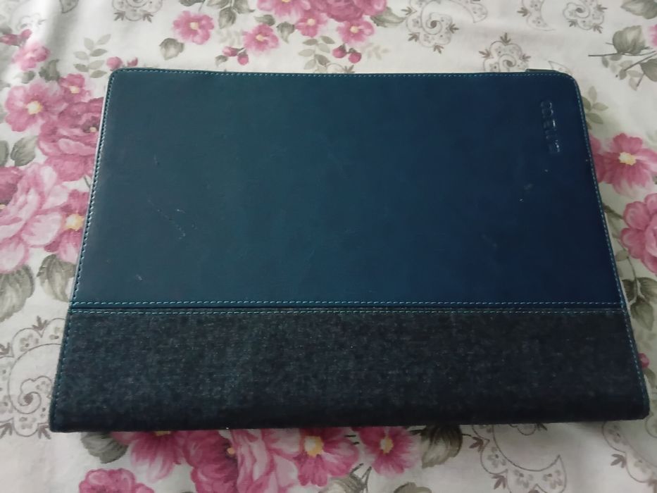 Vând Husă Tabletă de 10 Ingh