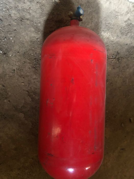 Gaz balon  mashinaniki sotiladi