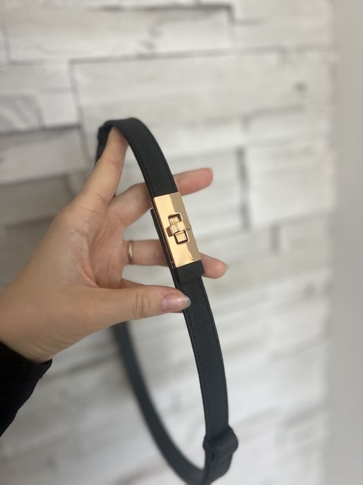 Дамски колан в черен цвят Н*r*еs