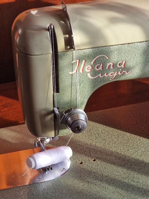 Vand masina cusut Ileana perfect functionala