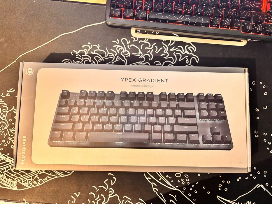 коавиатура io typex gradient by red square