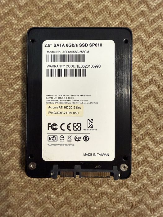 Продам SSD 256gb Adata