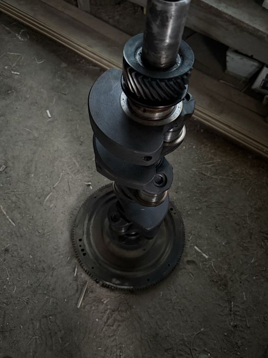 Каленвал Зил стандарт