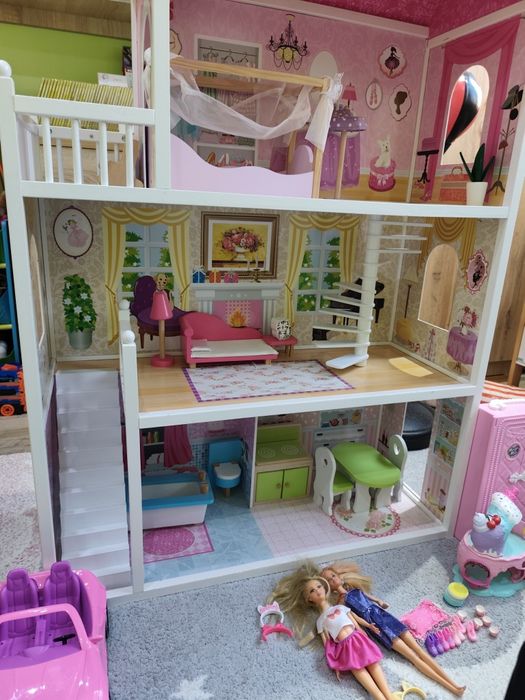 Детска дървена къща за кукли