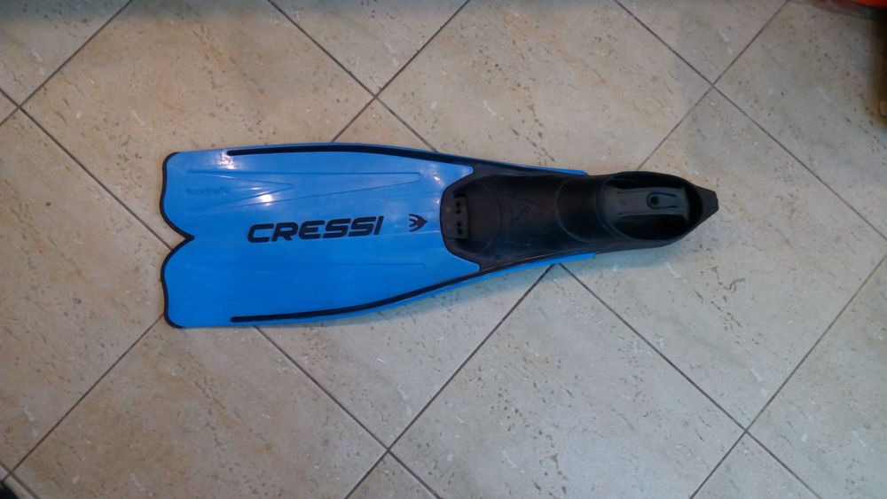 плавници големи и малки размери на ниски цени