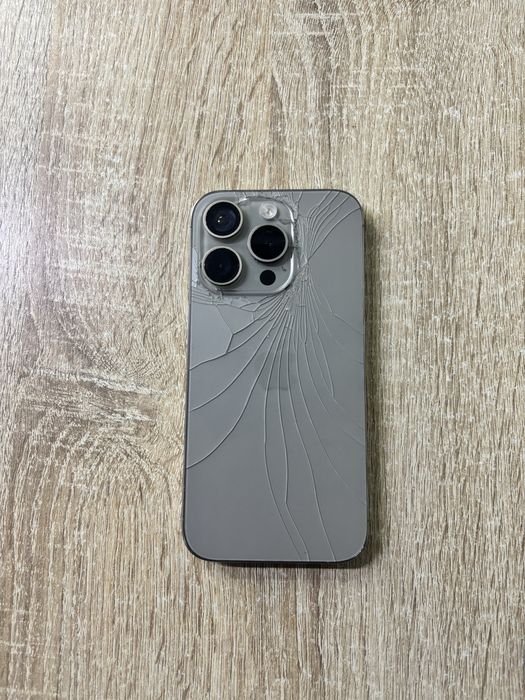 Продам Iphone 15 pro