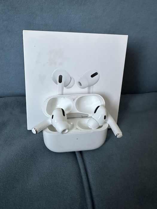 Продам airpods pro 1 оригинал