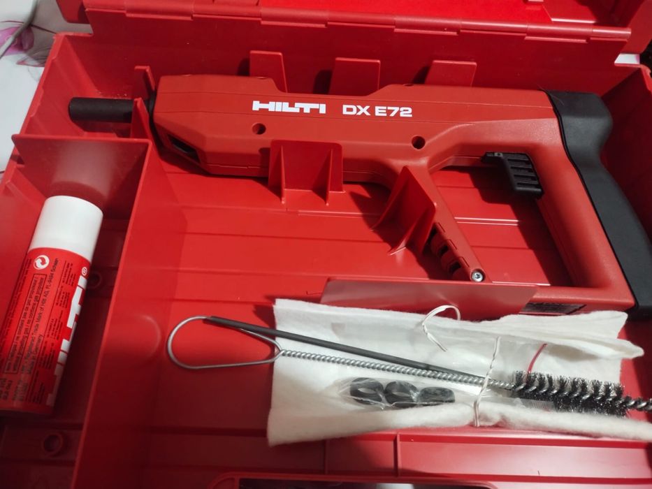 Монтажный пистолет hilti