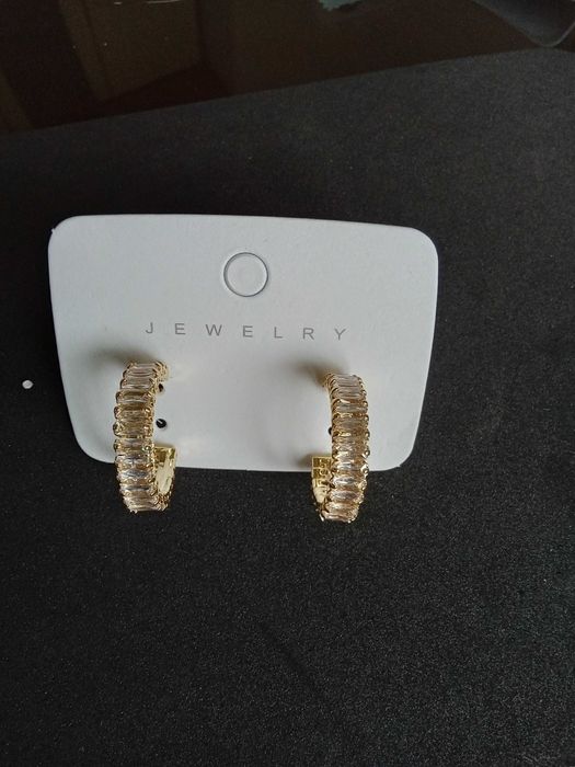 Три чифта нови обеци