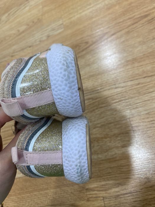 Кроссовки для девочки 26р Турция