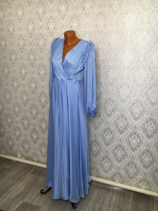 Платья с камушками и бисером