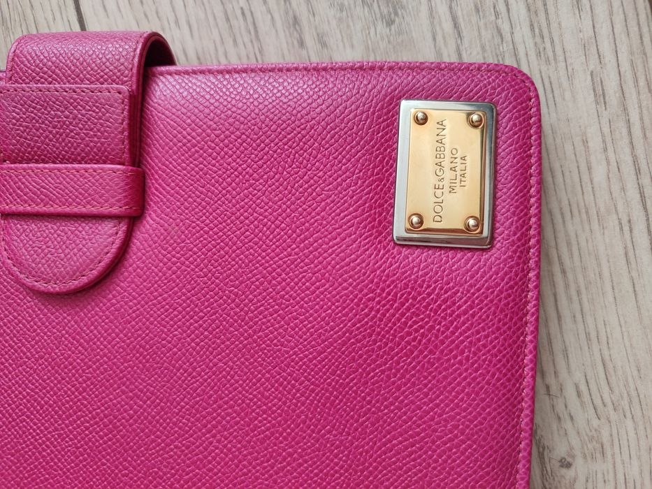 Продам чехол Dolce&Gabbana и Burberry для iPad, планшета