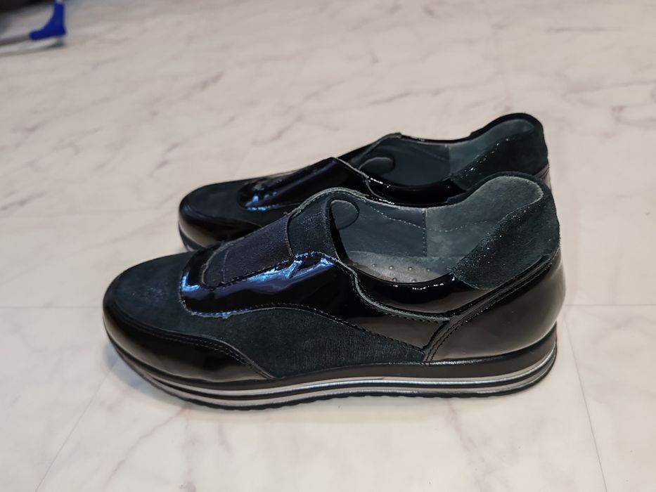 Продам туфли детские кожаные