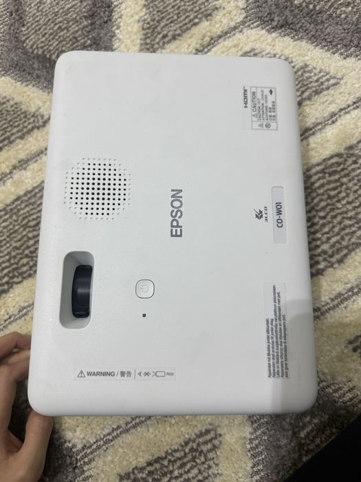 Proektor EPSON CO-WO1