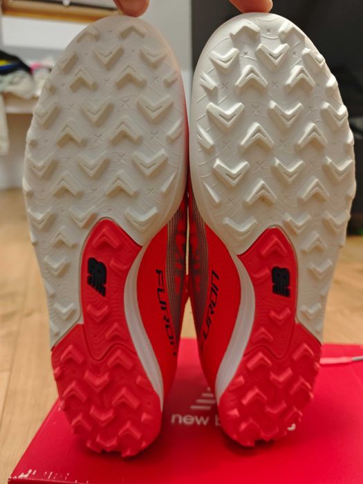 NEW BALANCE FURON V8 ELITE TURF . Чисто нови не използвани.