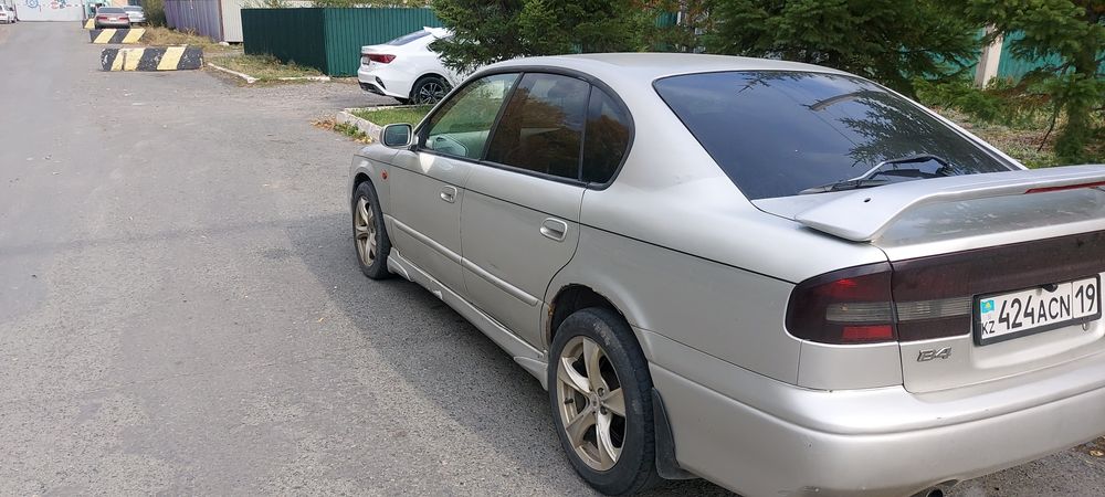 Subaru legacy b4