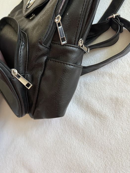 Дамска кожена раница