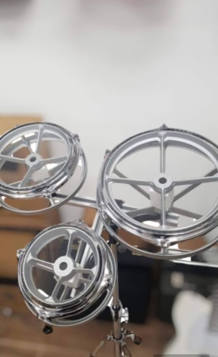 Рототоми перкусия, във триъгълен вариант + палки.Ново