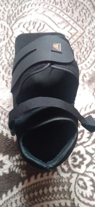 Pantof post operatoriu