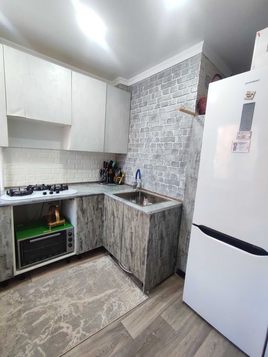 Продам трехкомнатную КЖБИ