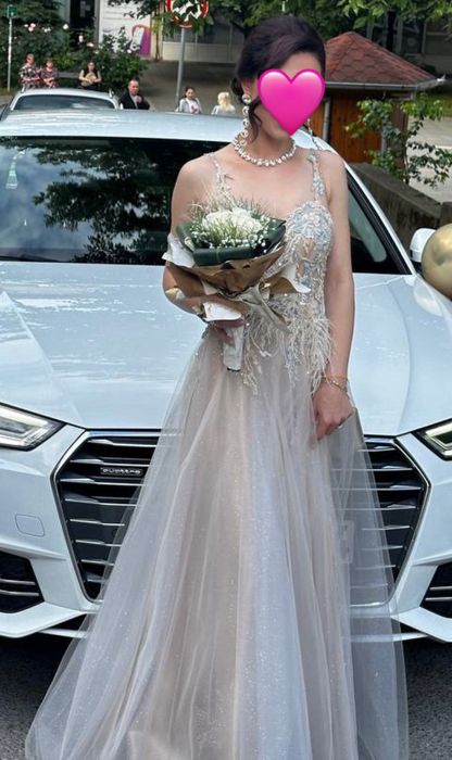 Официална рокля