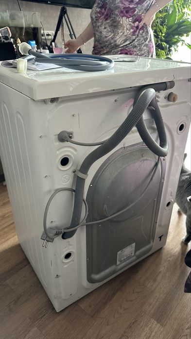 Продам машинку стиральную автомат