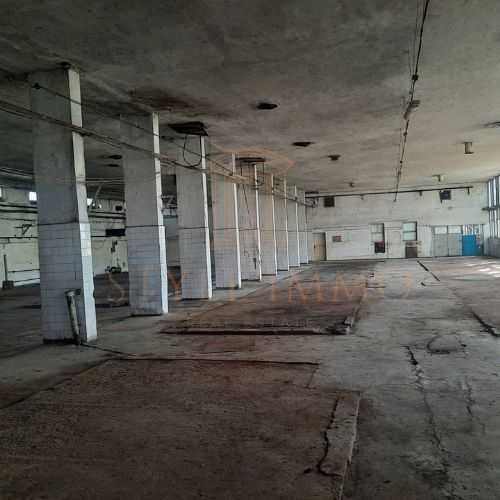 Дава се под наем Промишлена сграда в Ботевград - 1540 кв.м за 1963.5 € - Снимка #6