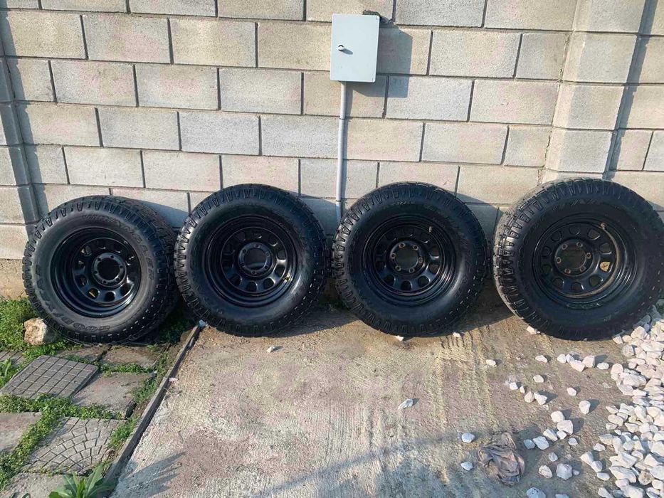 Гуми Wrangler 265/70/16 и джанти 8j 16” 6x139.7