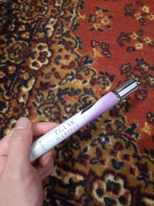 Женский духи сатылады