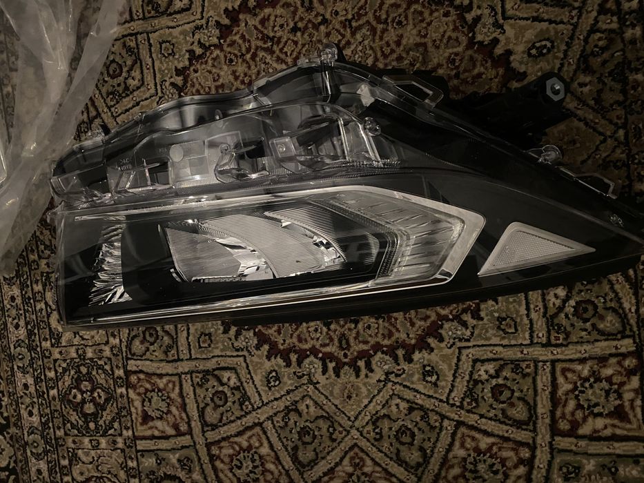 Фары оригинал на рав 4