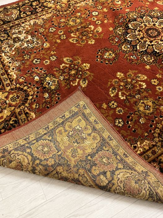 Шерстяной ковер