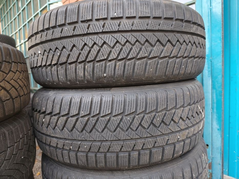 Продавам 4 зимни гуми 215/50/18 Continental
