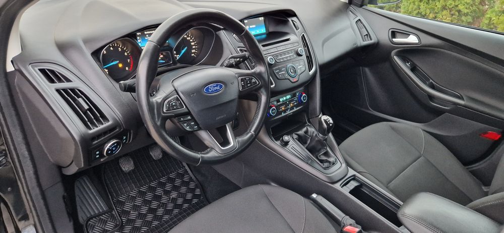 Vand Ford Focus 1.6 Mpi 2015 EURO6 RAR EFECTUAT  Model Style RATE