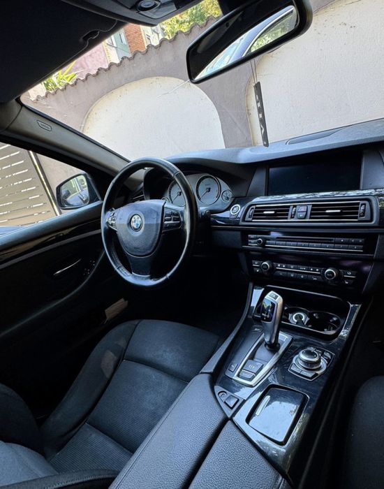 BMW 5 Series 2011 — imagine 5
