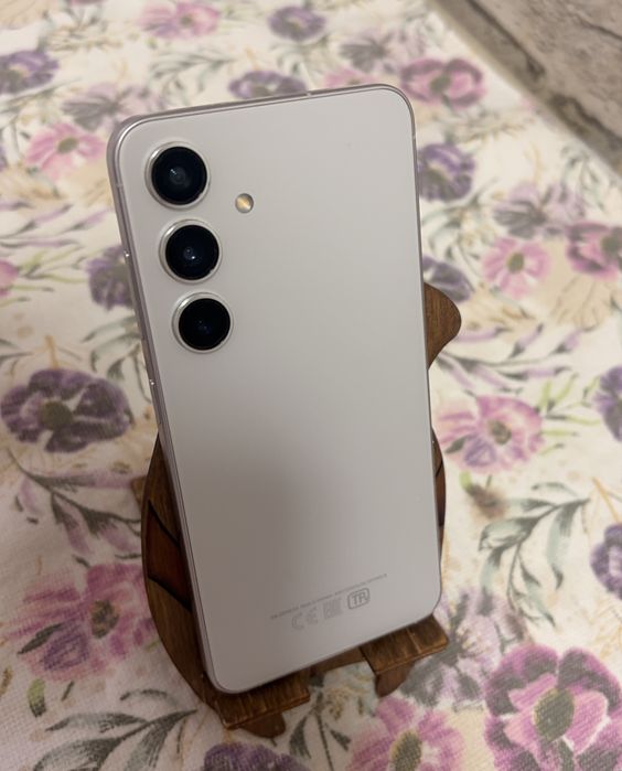 Продам Самсунг S24