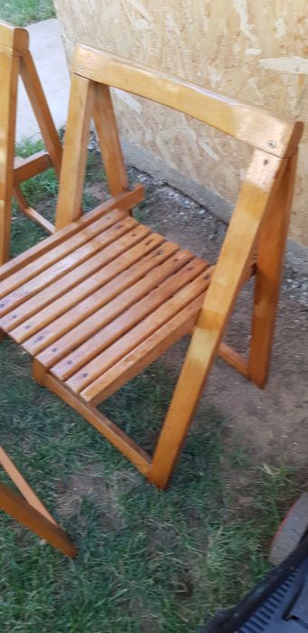 Vand scaune de lemn, rabatabile