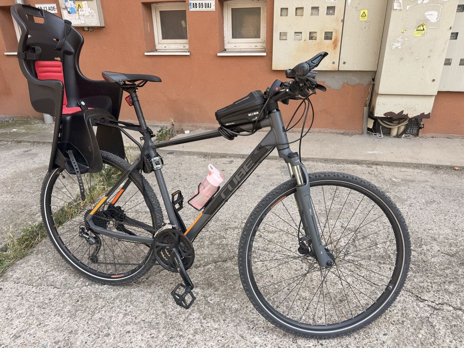 Bicicleta cube in stare perfecta