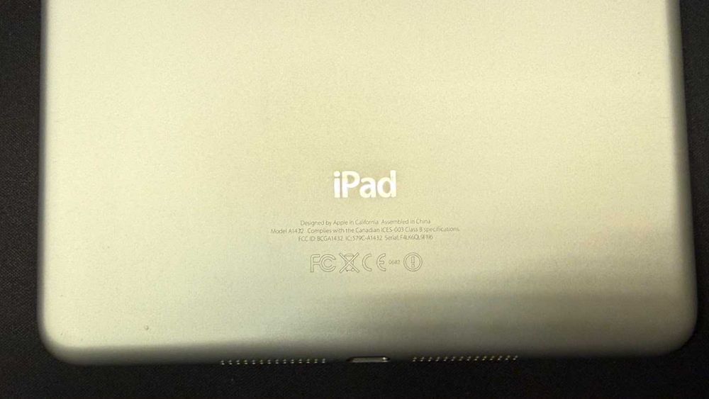 Apple iPad mini 16 GB Silver – A1432 - Impecabil!