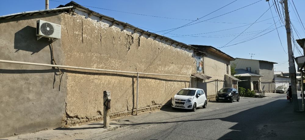 Chig'atoyda hovli-uy sotiladi.