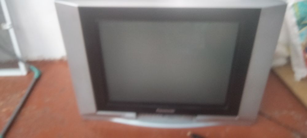 Продается телевизор Panasonic  б/у+ подставка тумба