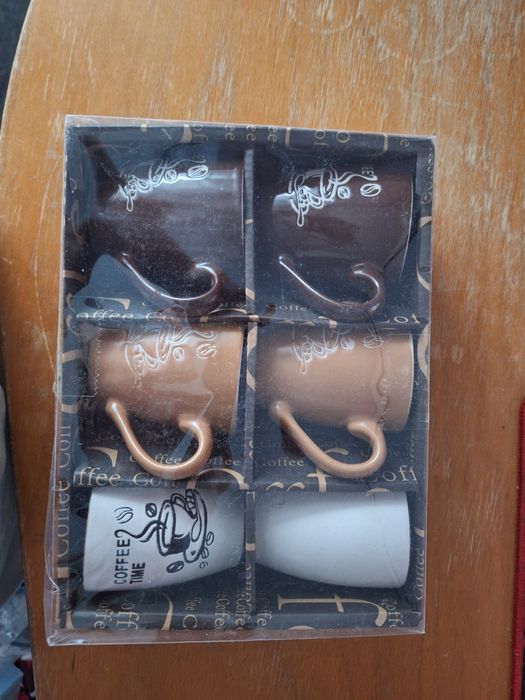 Set de 6 căni de cafea în 3 culori