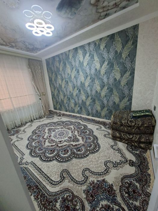 Ангрен шахар 6/4 дахада 2 каватли котеж  сотилади