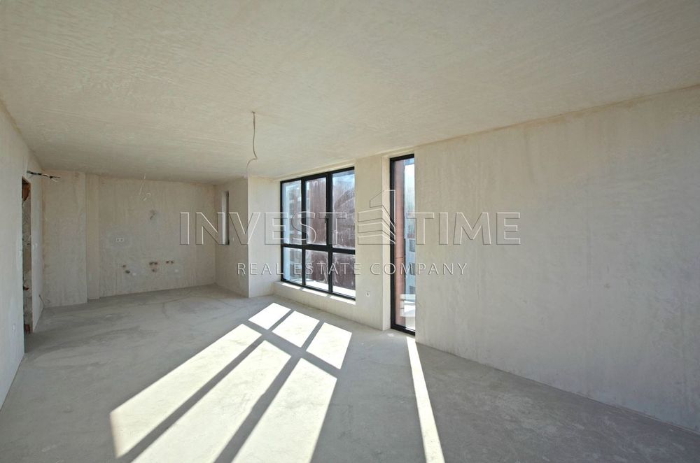 Просторен тристаен апартамент в нова сграда с Акт 16