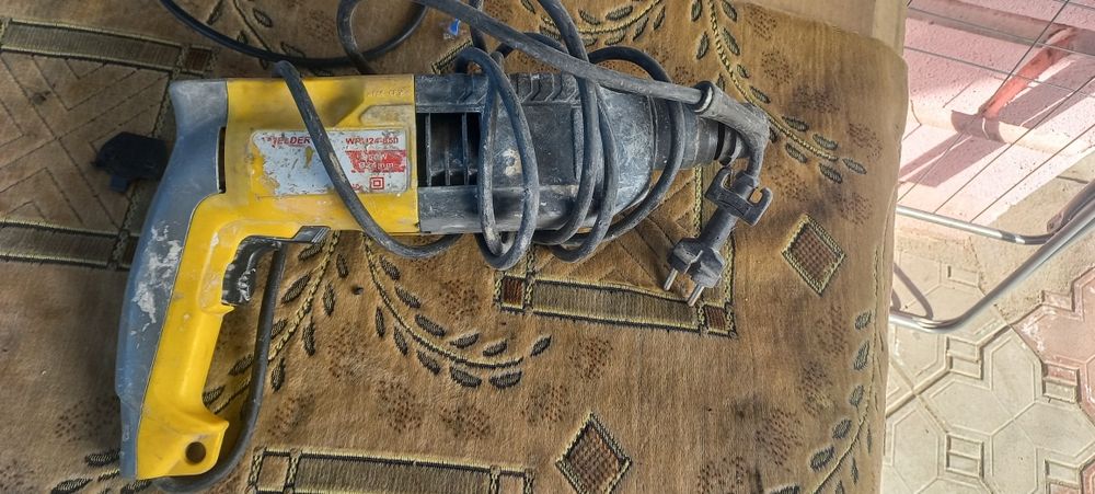 Дрель электрическая б/у