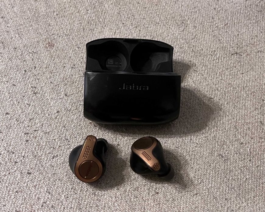 Casti wireless Jabra Elite 65t Bluetooth cu carcasa incarcare